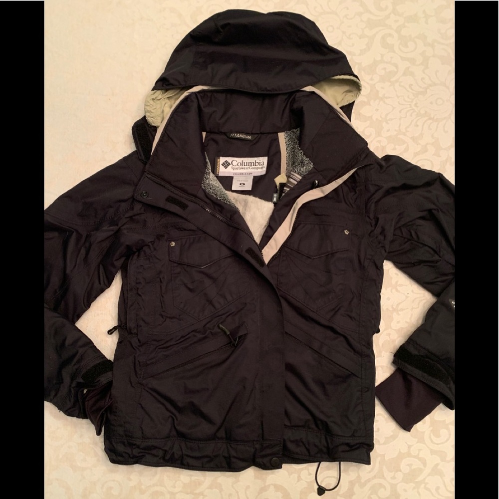 Columbia Women’s M ski jacket